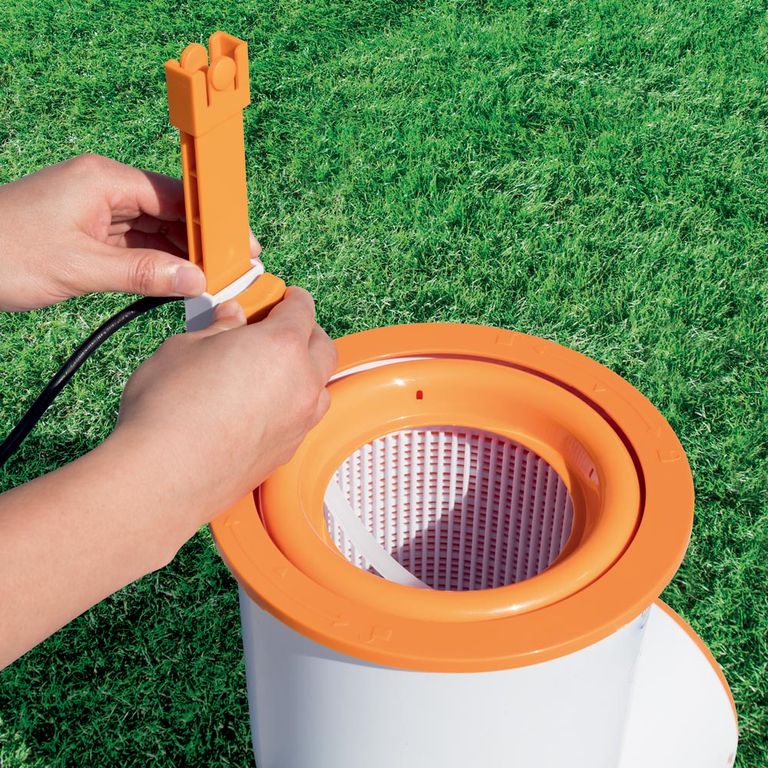 Pompa filtrująca Skimatic ze skimmerem 3974 l/h BESTWAY