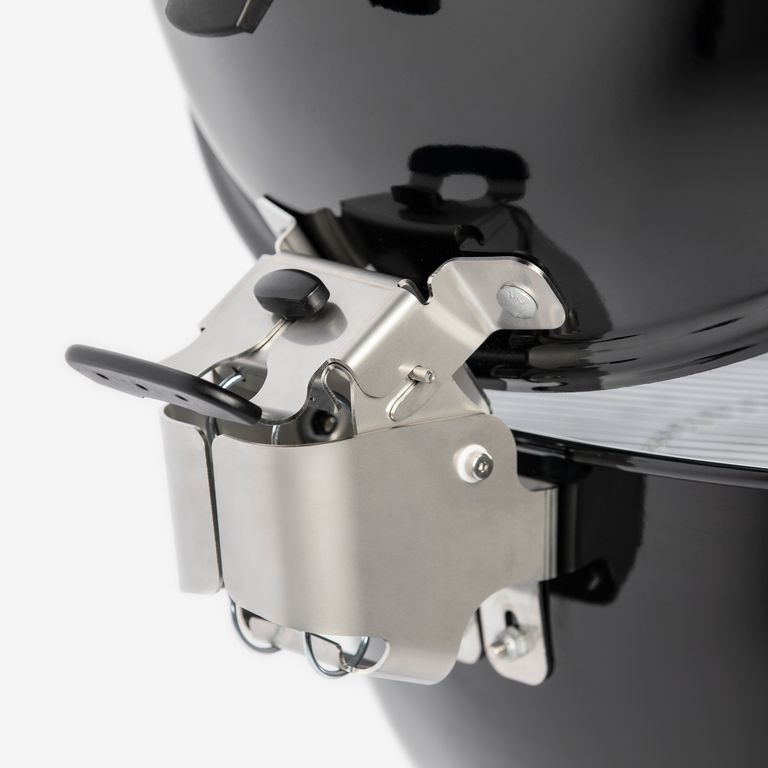 Grill węglowy Master Touch GBS Premium 57 cm WEBER 17301004 + GRATIS